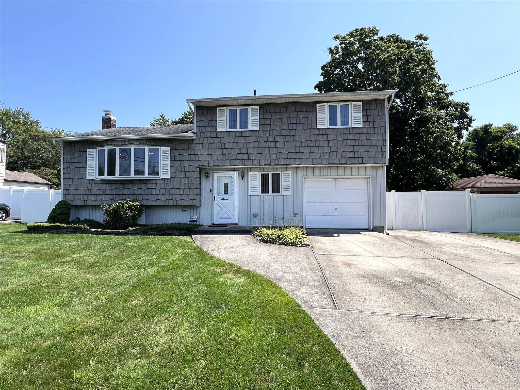 This 3 4 Bedroom home is full of opportunity and just waiting for your personal touch !