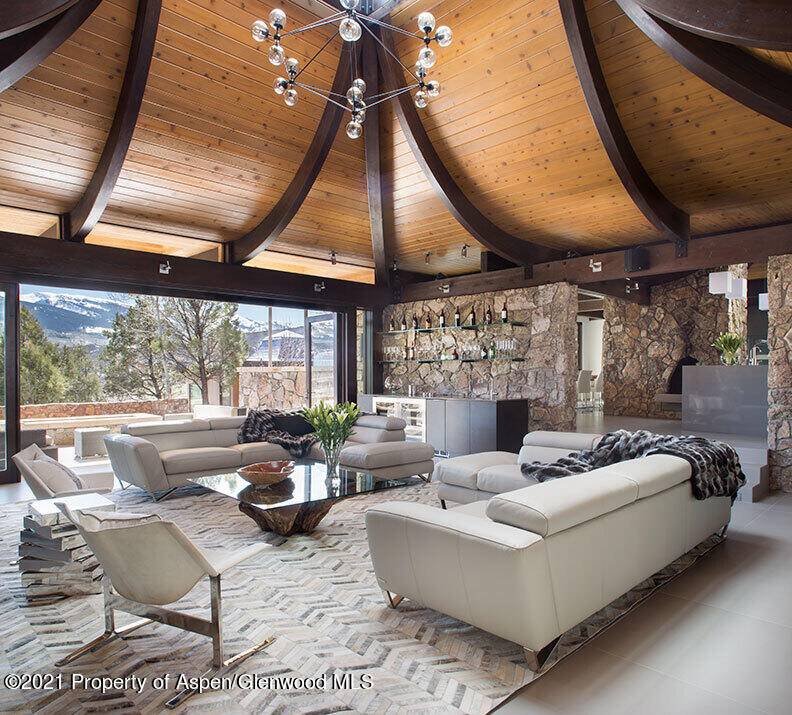 Renovations for this magnificent contemporary estate started in 2014 and were completed in 2015.