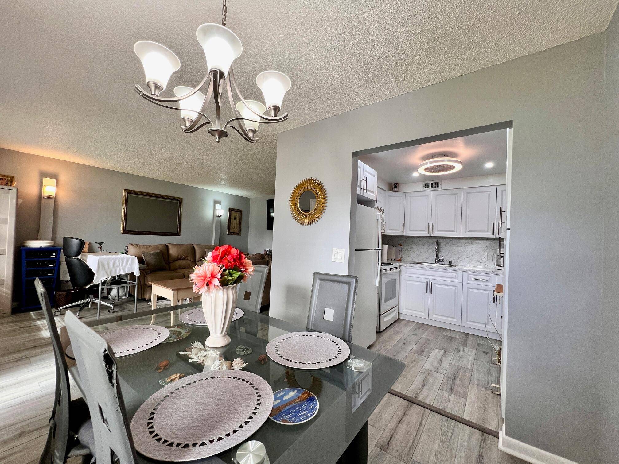Lovely Ground Floor, Move in Condition, 2 1.