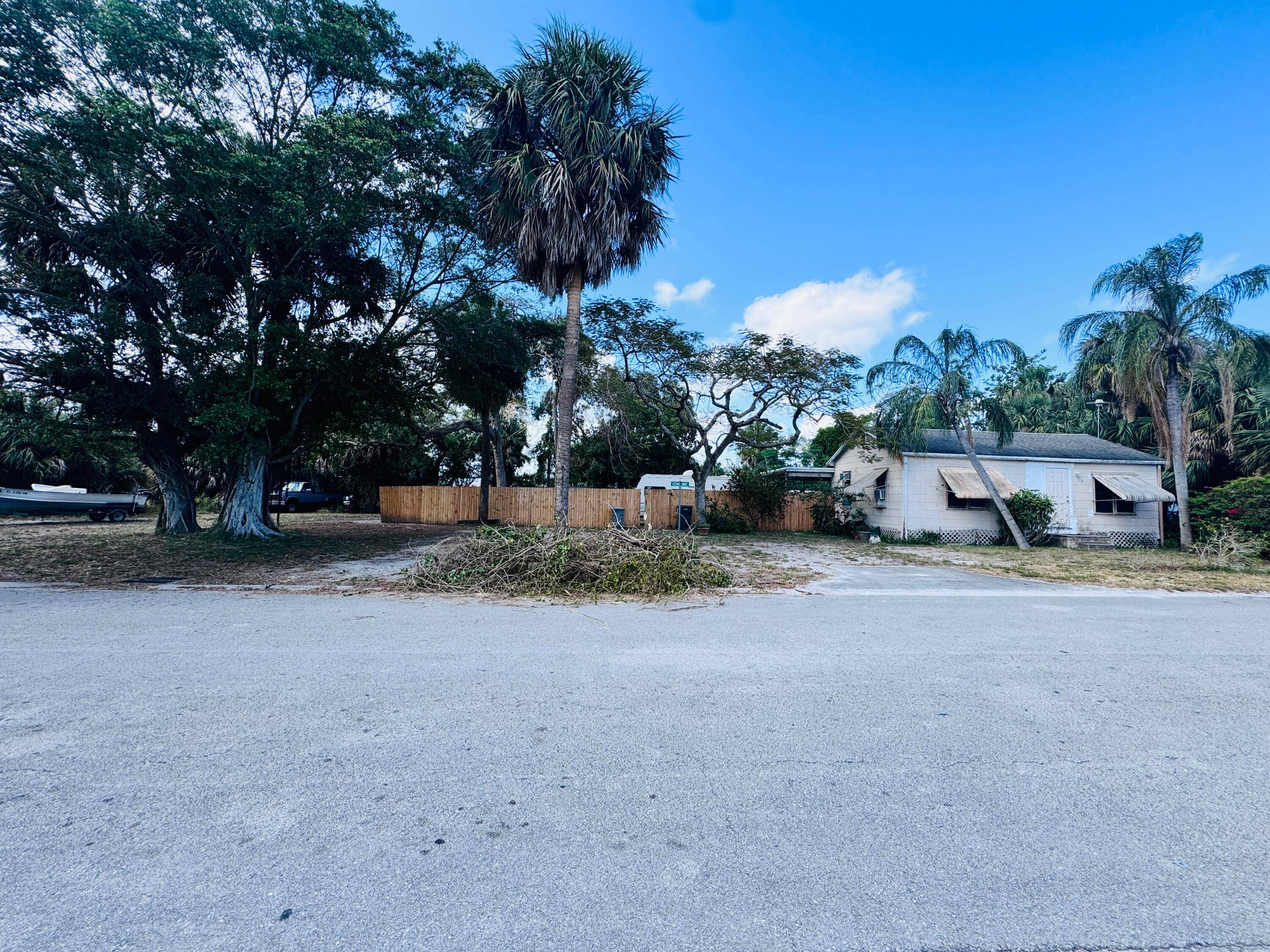 Attention investors ! Here's your chance to grab this multi family property and build beautiful homes for your next venture.