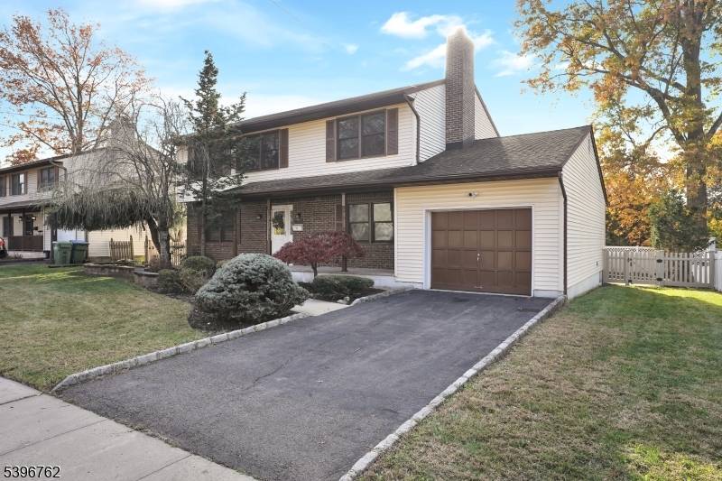 FANTASTIC OPPORTUNITY TO LIVE IN THE DESIRABLE TOWN OF EDISON.