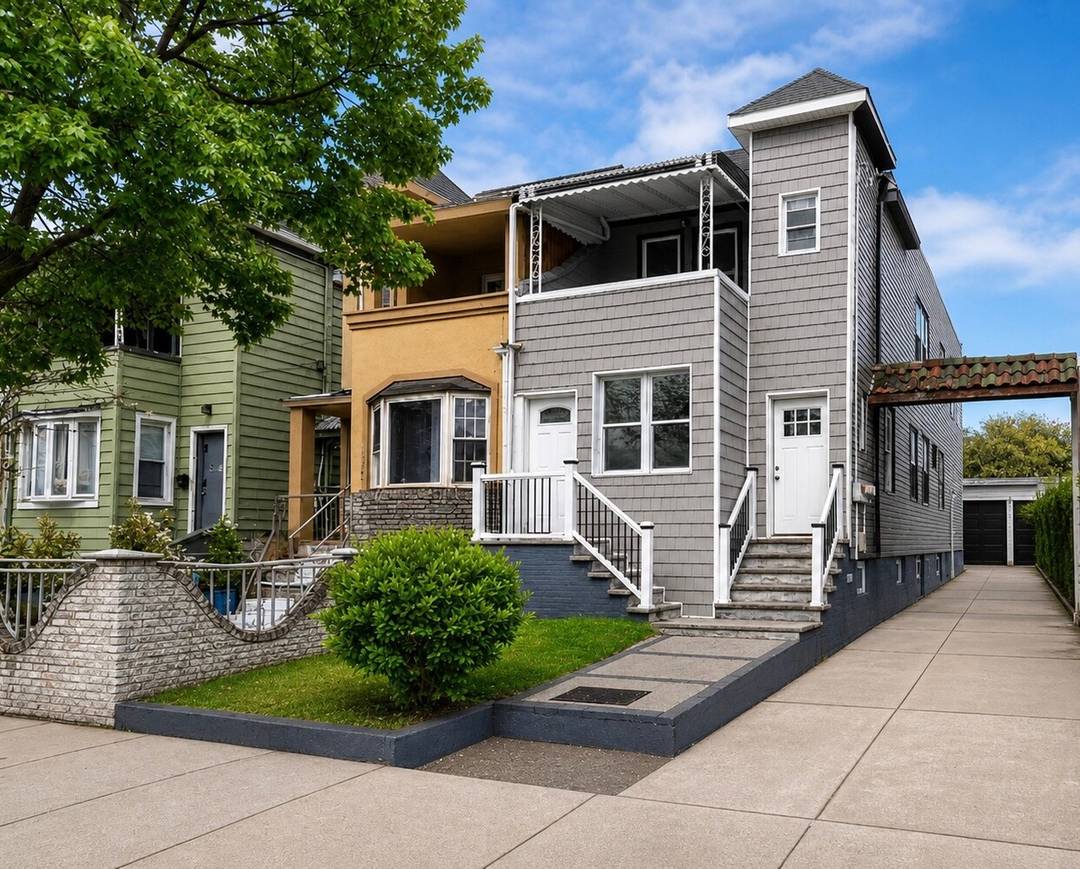 Turn Key Two Family with Parking in the Heart of East Flatbush 4617 Clarendon Road Welcome to 4617 Clarendon Road a newly renovated, fully turn key 16' x 50' two ...