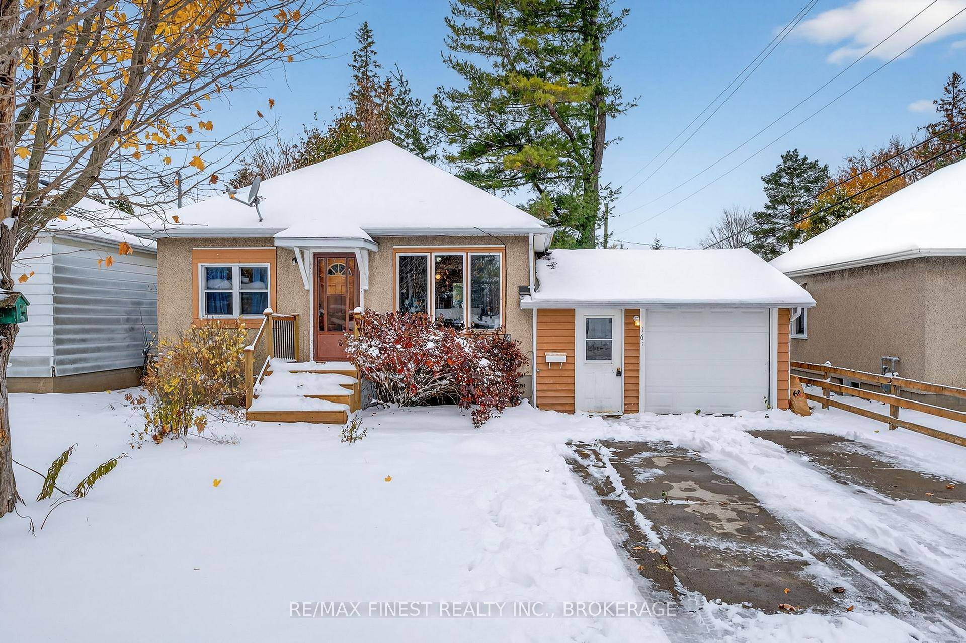 Welcome to 161 Thomas Street West in Napanee, Ontario !