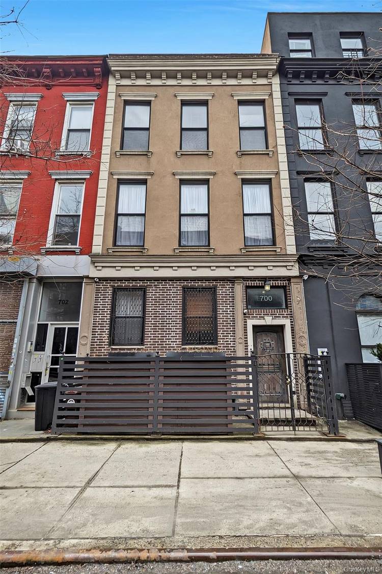 Welcome to 700 Dekalb Avenue, a beautifully maintained Brooklyn townhouse located in the heart of the vibrant and historic Bedford Stuyvesant neighborhood.