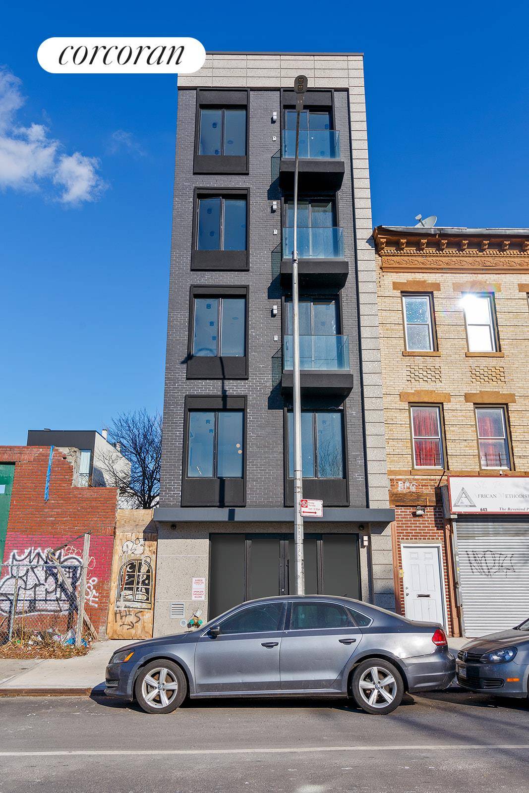 PRIVATE ROOFTOP ! ! Experience the epitome of modern living with this fully renovated 2 bedroom, 1.