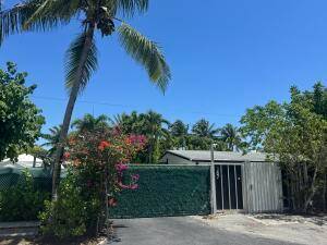 Tropical Oasis on Double Lot Pool, Privacy Prime Location !