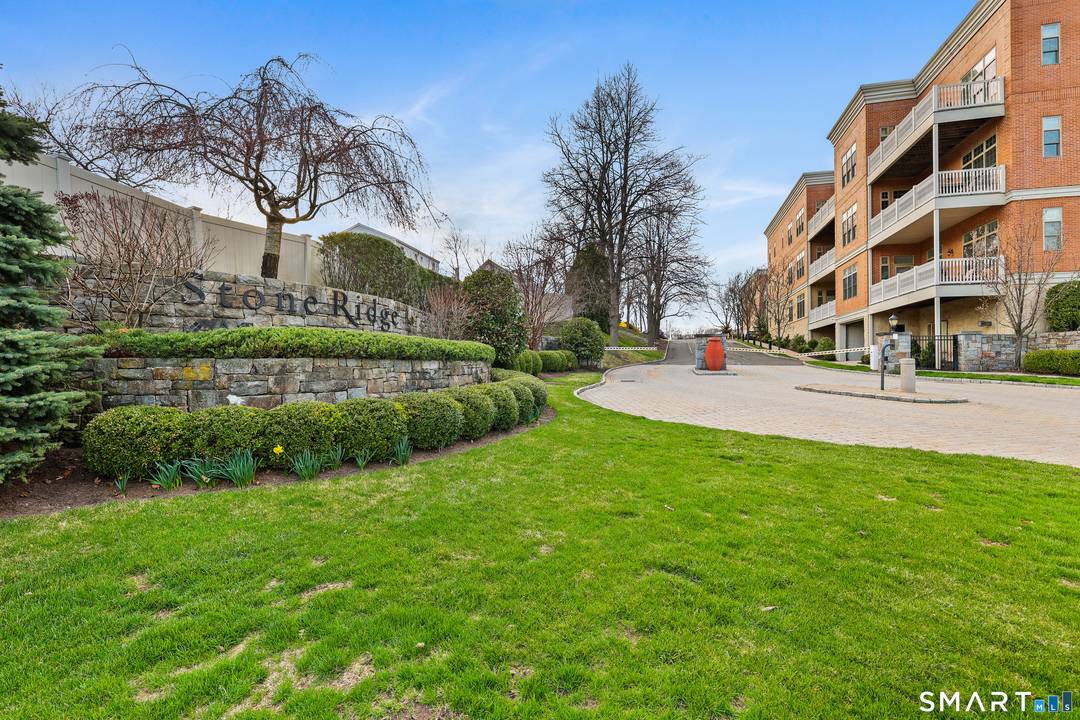 Luxury living in a gated community across from the Fairfield Blackrock Train Station, close to the Whole Foods Shopping Center and restaurants.