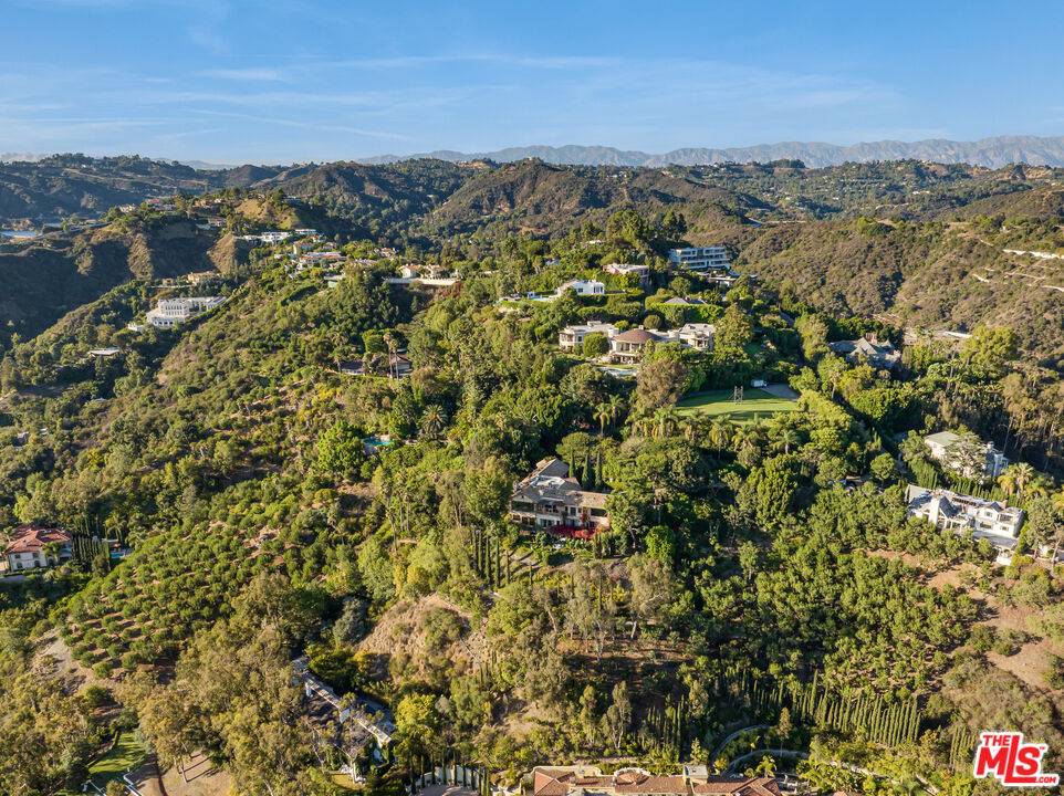 1031   Bel Air Ct 37BR Bel Air La