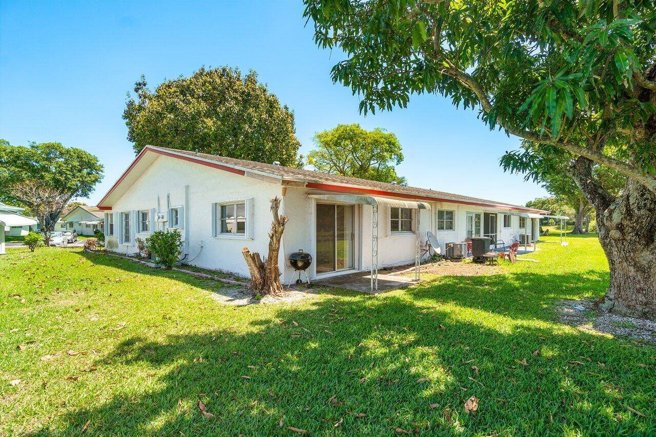 PEACEFUL WATERFRONT VILLA IN PRESTIGIOUS LAUDERDALE WEST 55 COMMUNITY.