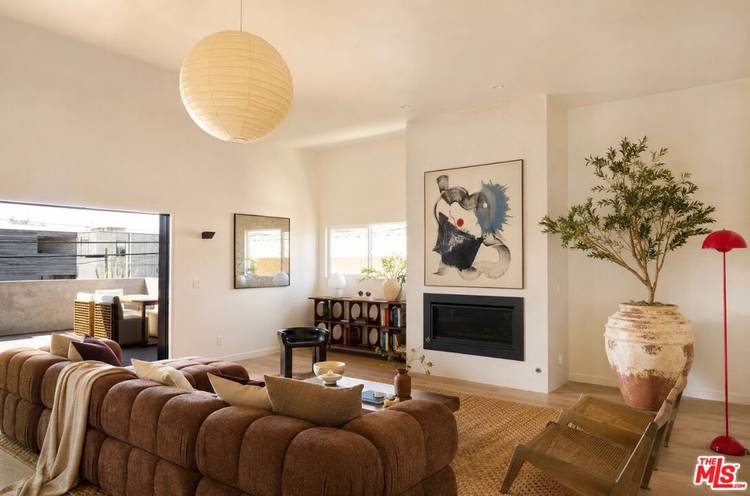 2411   Abbot Kinney Blvd 5BR Marina Del Rey La