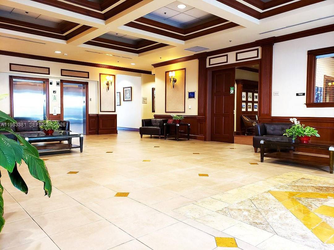 Welcome to Unit 611 at the Da Vinci on Douglas, a well appointed modern residence in a sought after building.