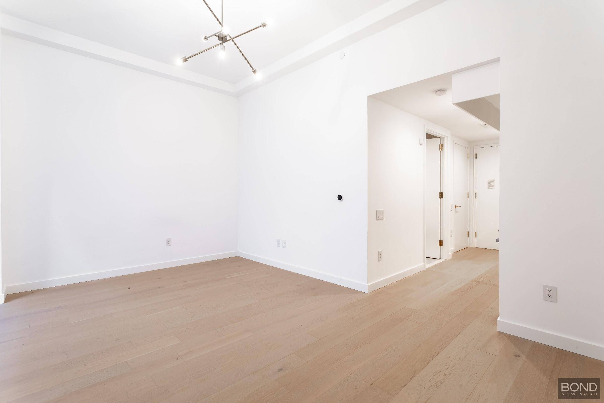 Elegant Studio Rental with Private Outdoor Space in Skyline Tower Long Island Citys Premier Full Service BuildingDiscover exceptional luxury and lifestyle in this stunning studio rental at Skyline Tower, the ...
