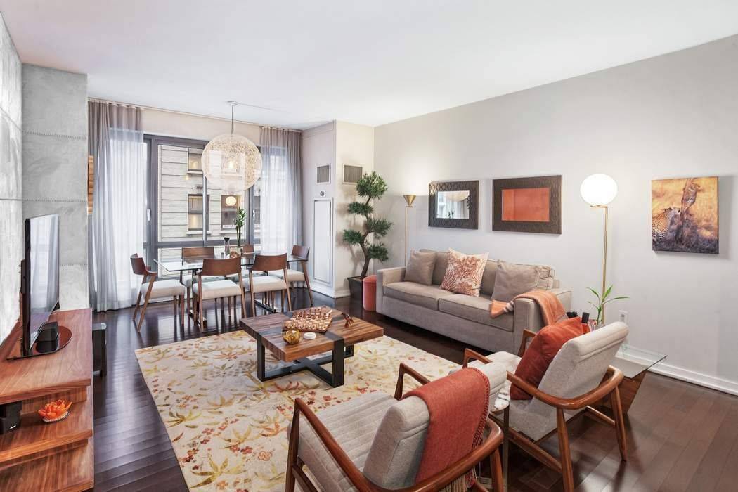 BEST VALUE IN PRIME FLATIRON This 2 bedroom north south loft is located in a full service luxury, boutique condo, on one of Flatiron's most sought after blocks.