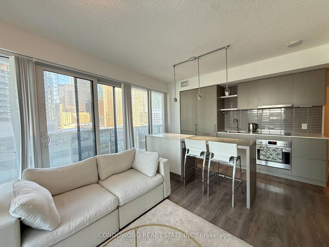 Harbour Plaza Luxury Direct PATH Access !