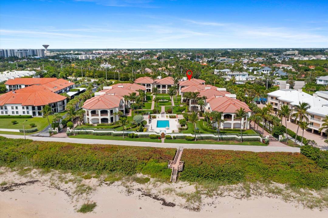 Luxurious 3BR 2. 5BA residence in the exclusive boutique gated enclave of Portofino of Ocean Ridge.