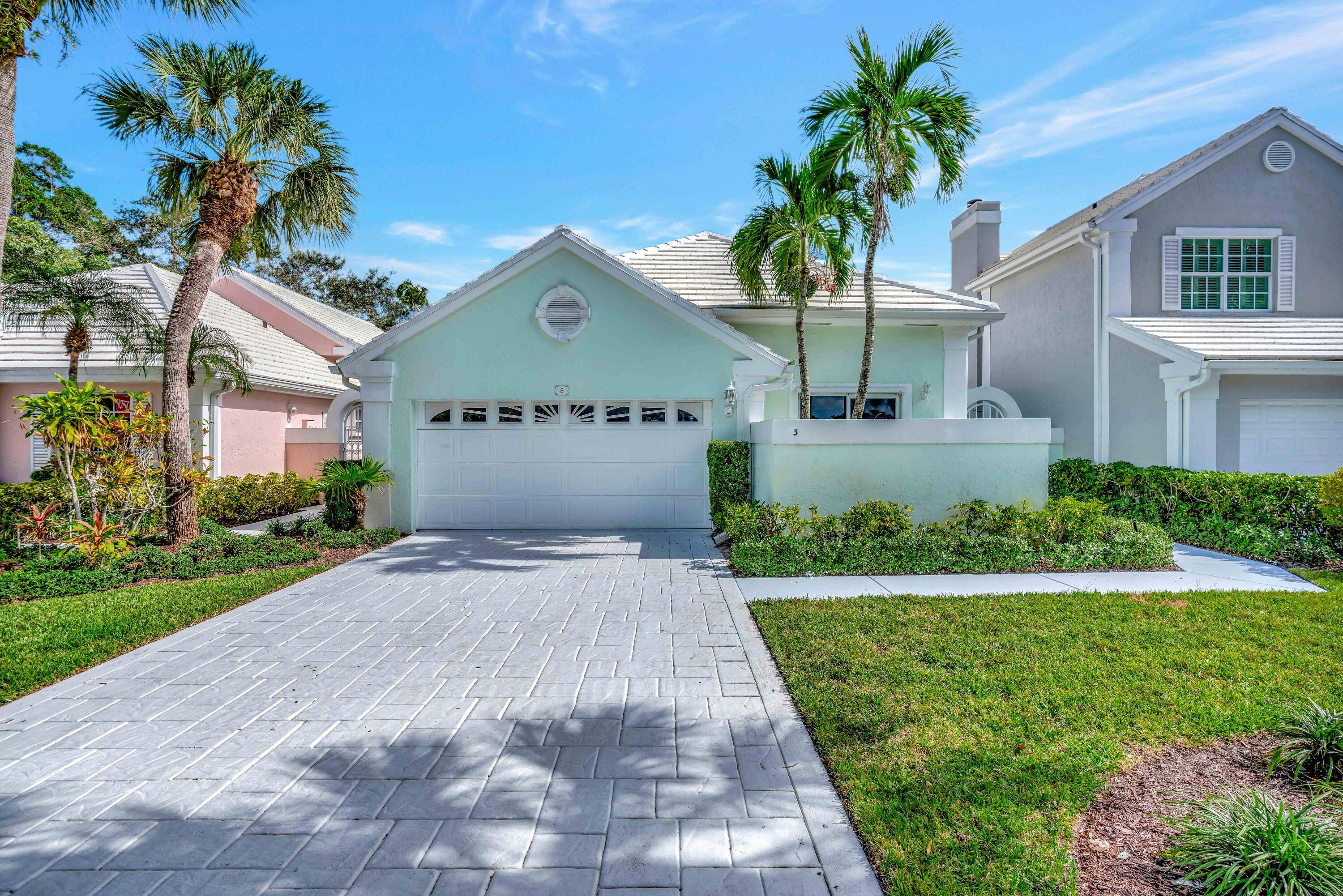Welcome to PGA National. This beautifully renovated contemporary 3 bedroom 2 full bath home located in the sought after Barclay Club offers simple living at its finest.