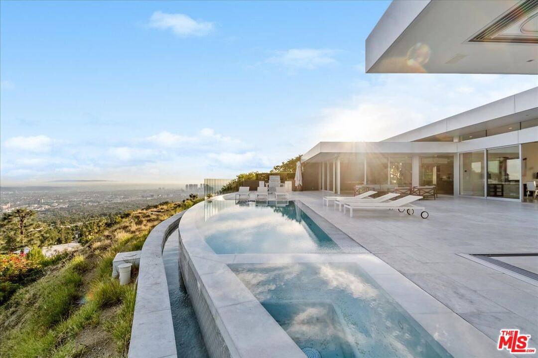 1620   Carla Rdg 6BR Beverly Hills Post Office | B.H.P.O. La