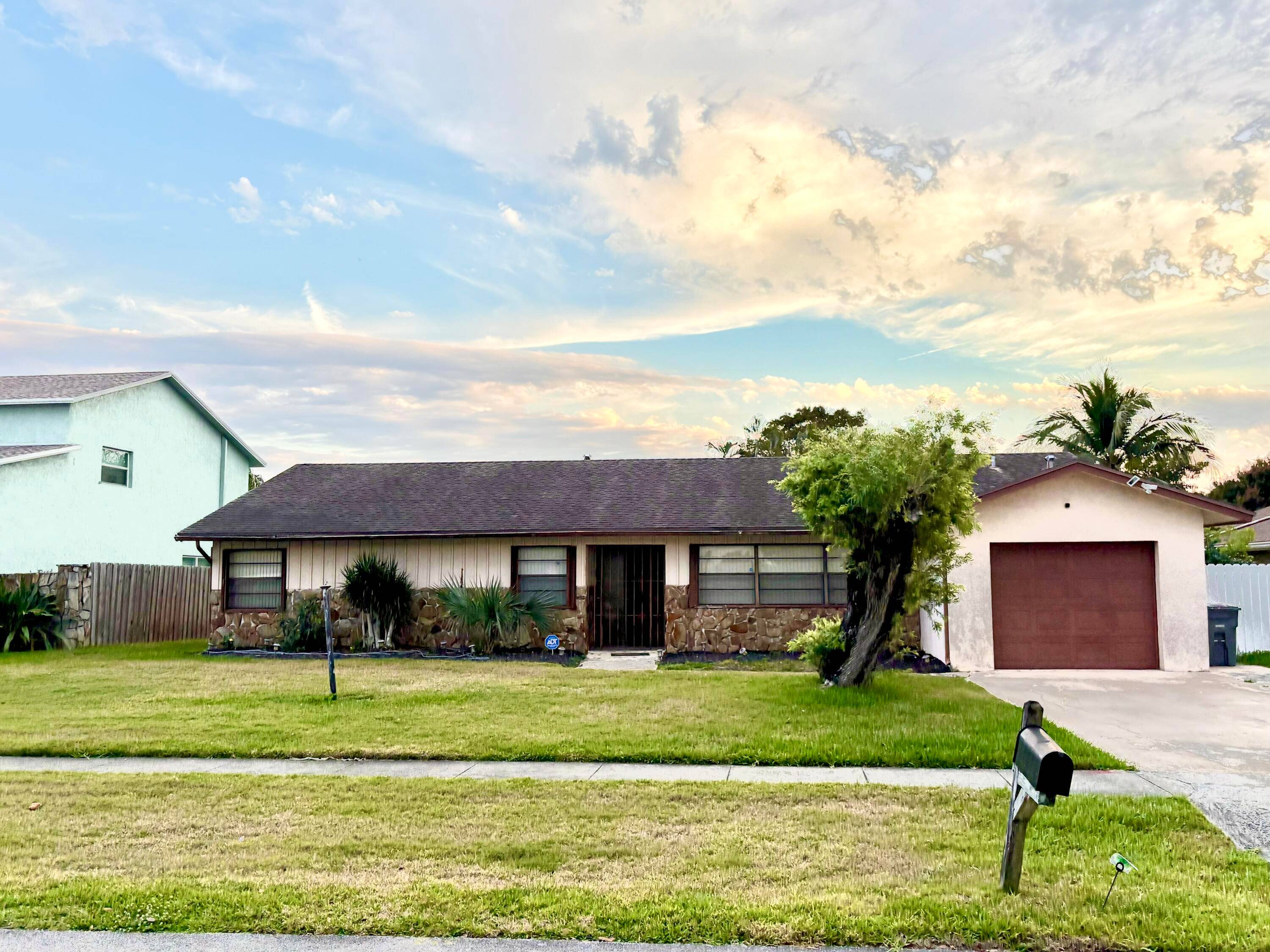 ALL AGES WELCOME and Pet friendly community !