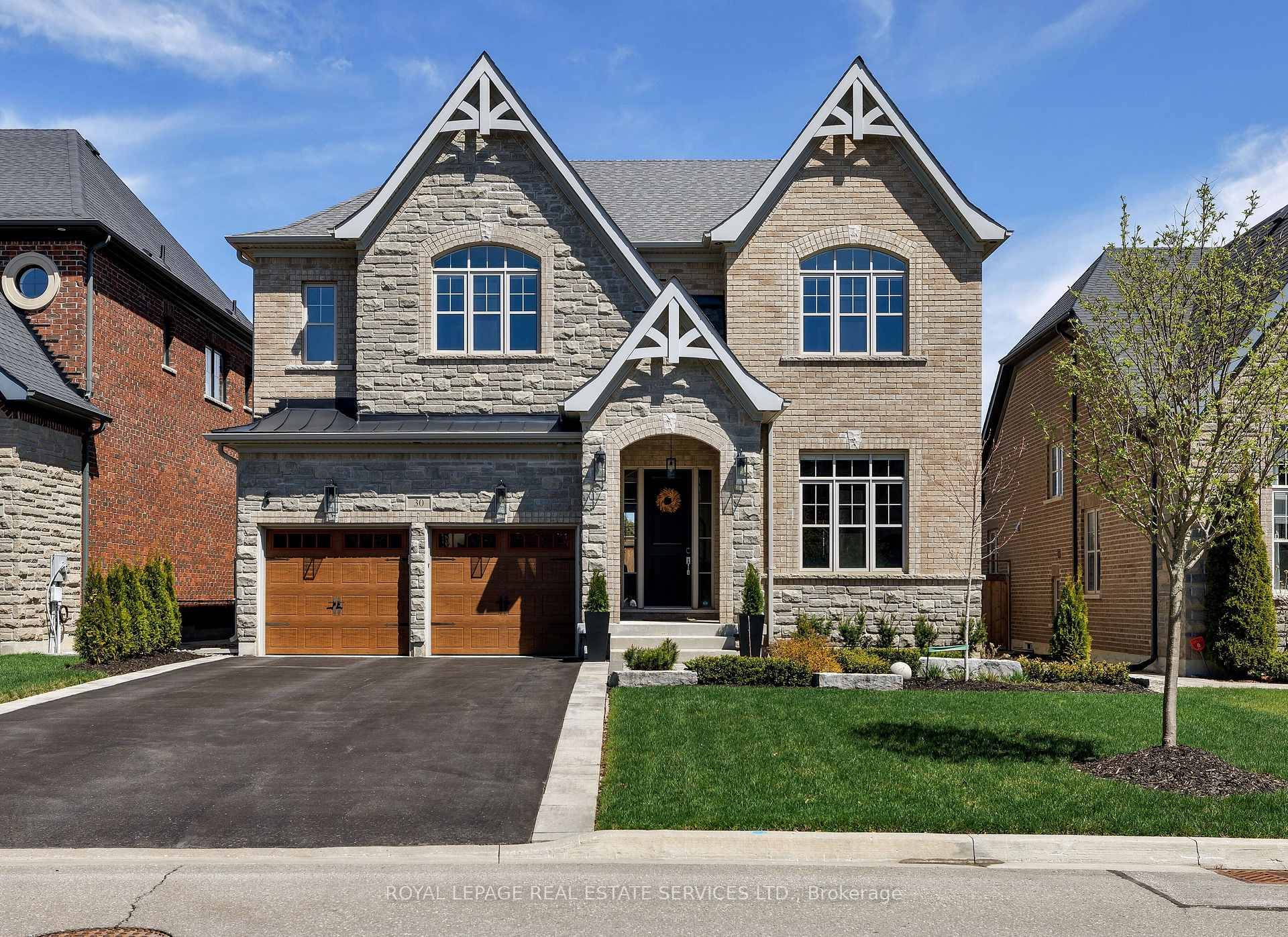 Outstanding court amp ; backyard !