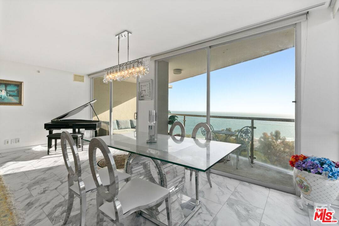 201   Ocean Ave 3BR Pacific Palisades La