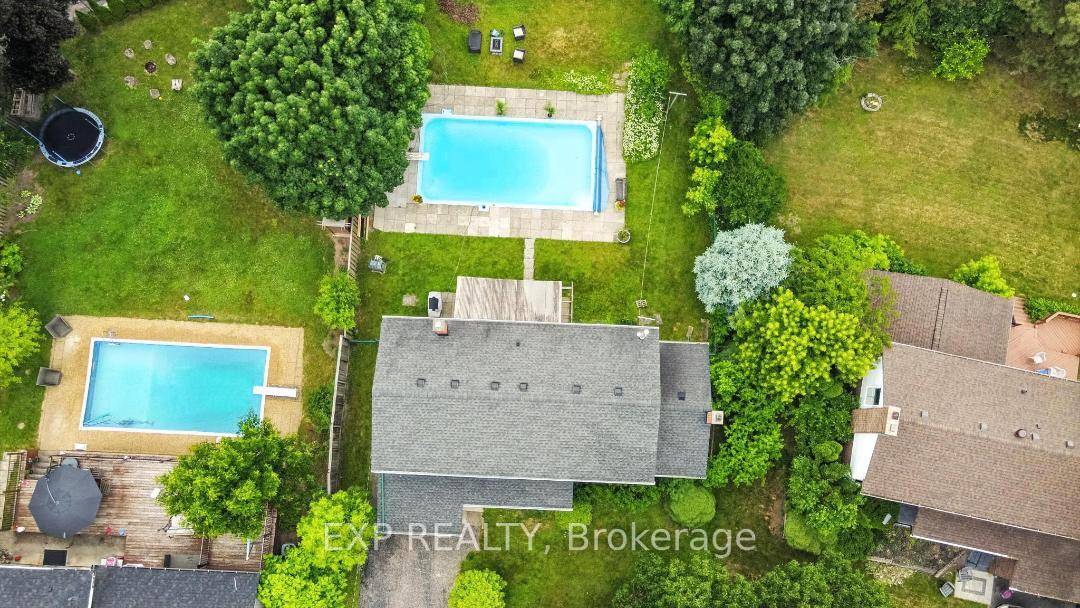 Welcome to this stunning 4 bedroom home nestled on a premium lot in the heart of South Oakville.