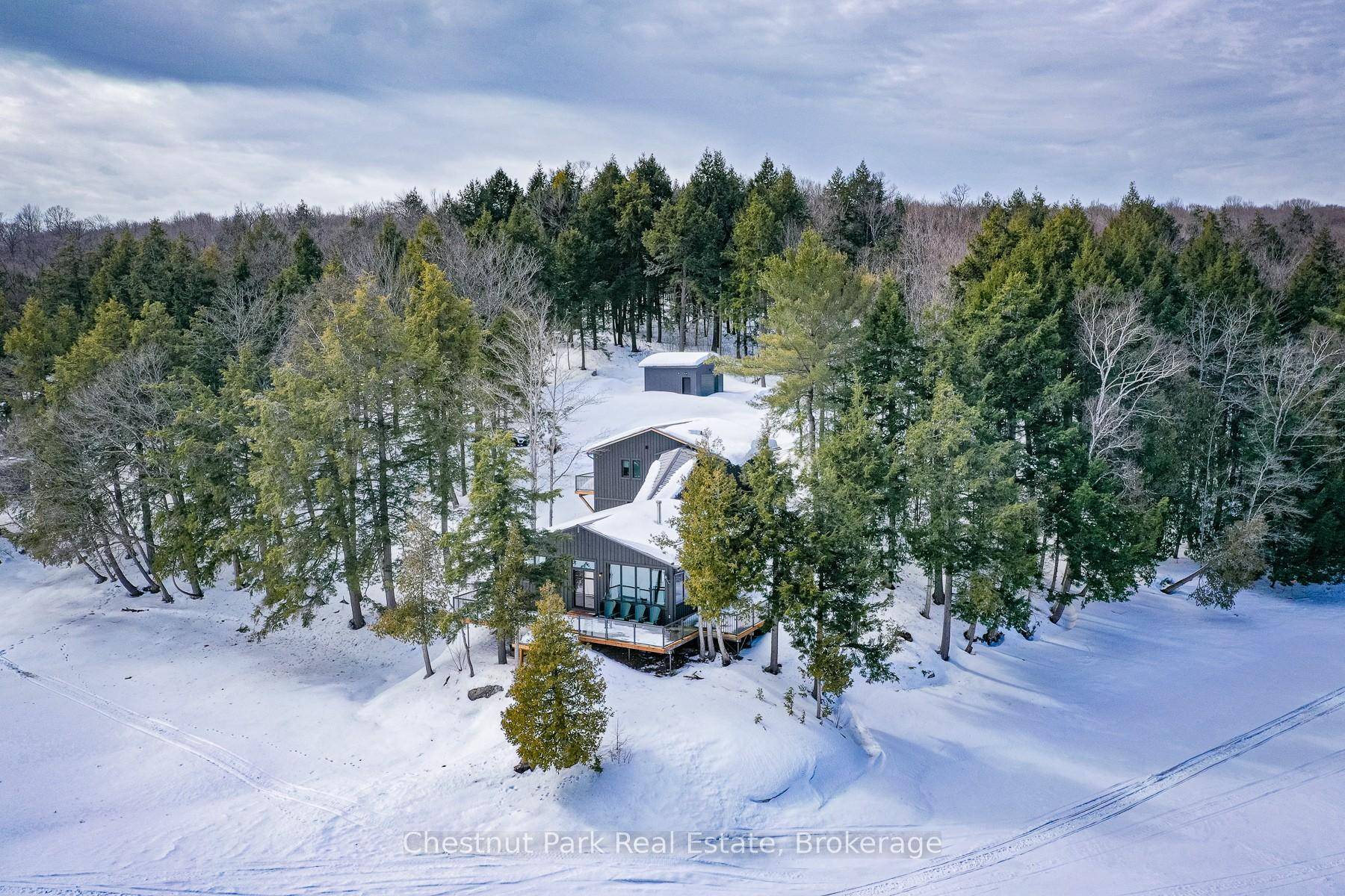 CURRENTLY FEATURED IN KABIN MAGAZINE Perched on a private 5 acre point with an incredible 600 feet of pristine shoreline, this exceptional four season lakehouse retreat on Kushog Lake is ...