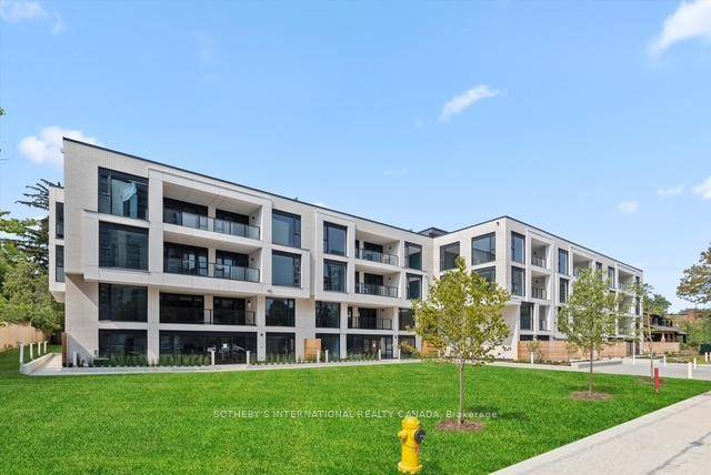 Welcome home to 200 Keewatin Park !