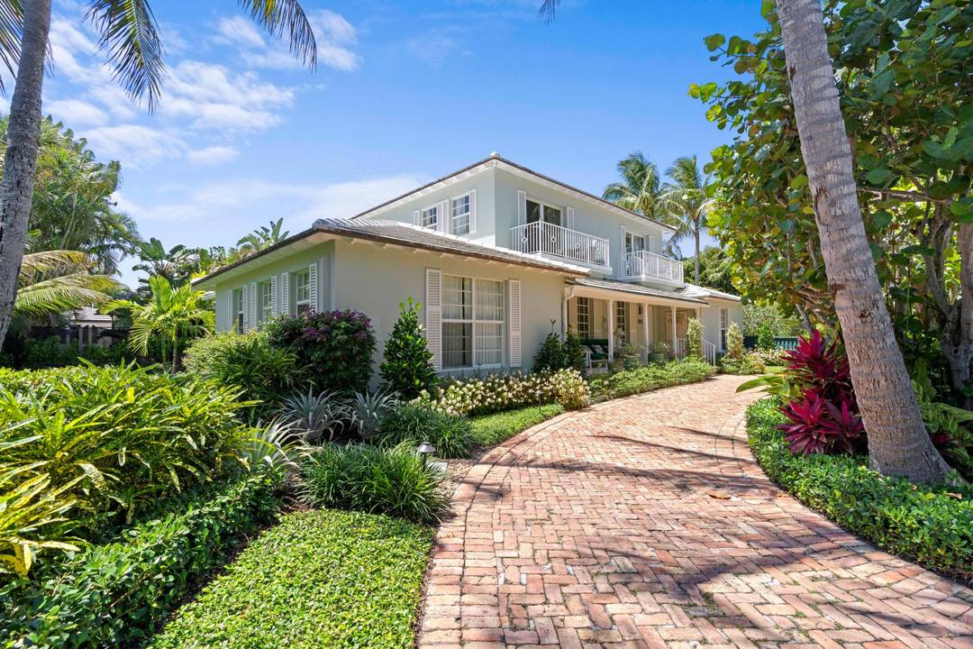 This wonderful four bedroom home is ideally located in a very quiet part of the north end of Palm Beach and is just steps to one of the best beaches ...
