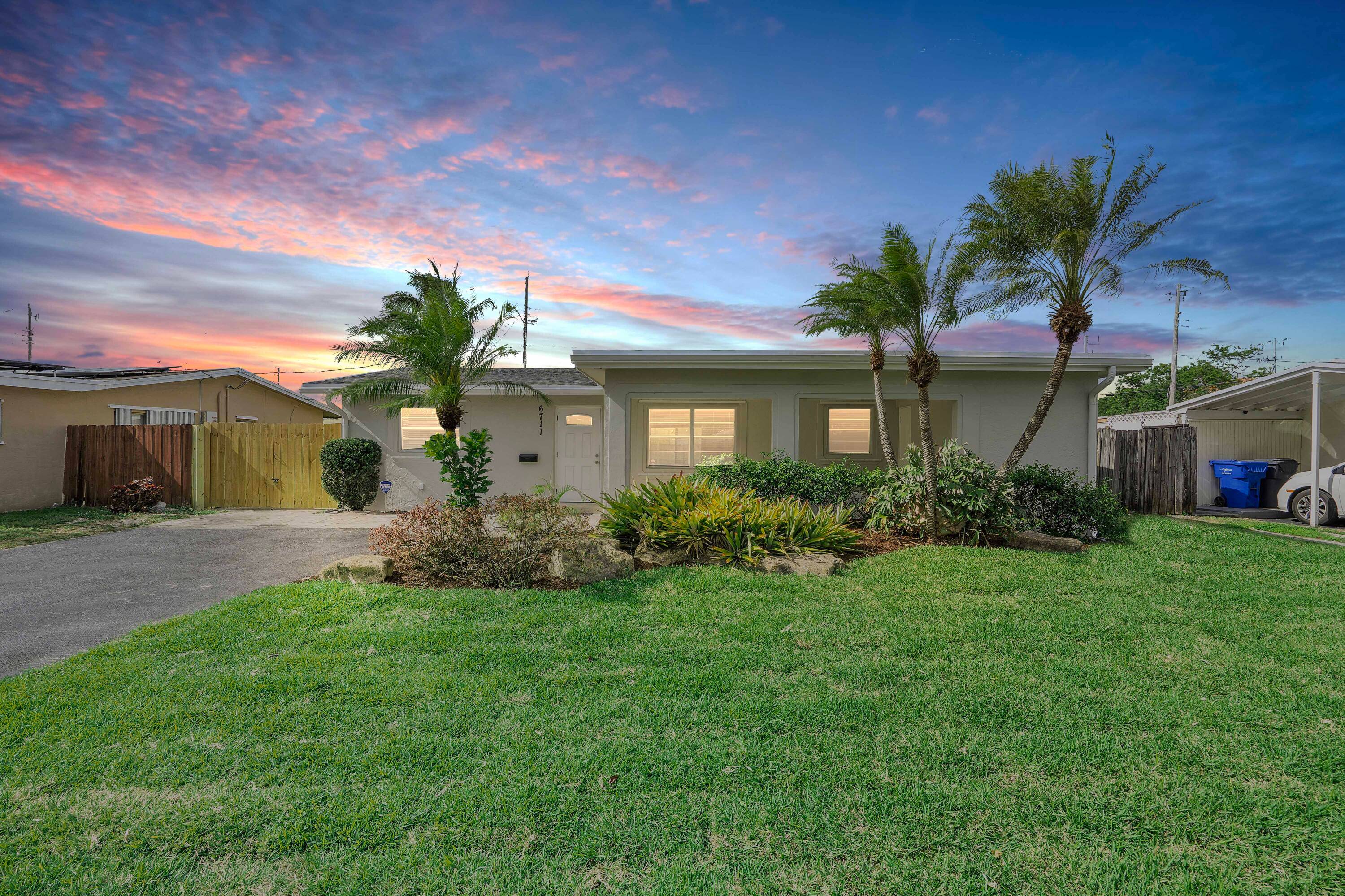 MOVE IN READY ! 3 BEDROOMS 2 FULL BATHS RECENTLY UPDATED.