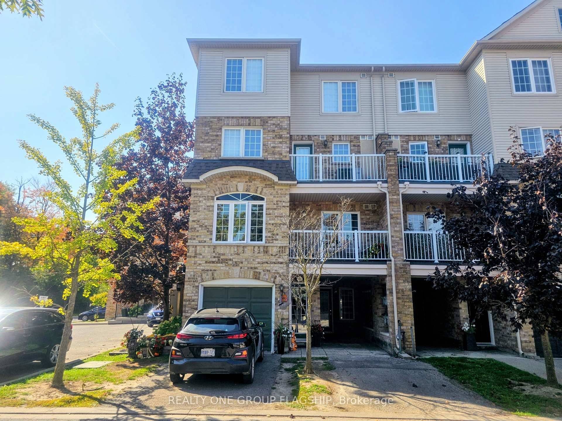 Welcome to 42 Pinery Trail 7, Toronto !