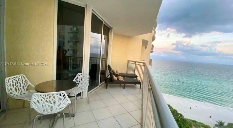 Gorgeous amp ; spacious 1 1 ocean view fully furnished.