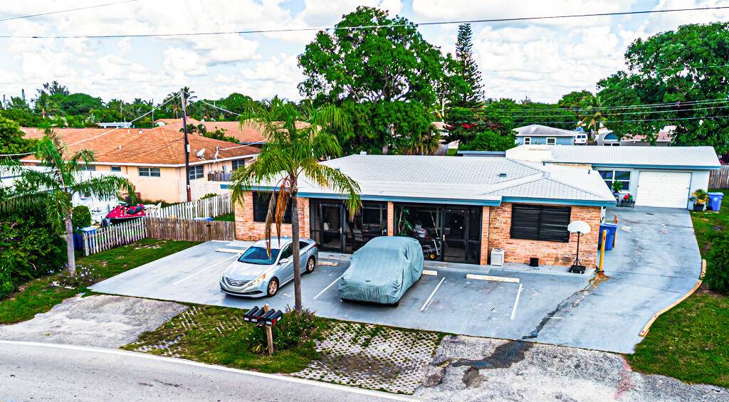 Great 4 Unit property for investor.