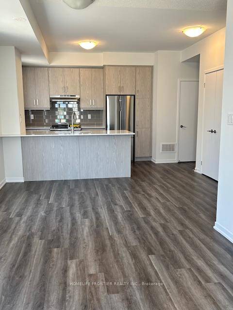 Menkes corner unit townhouse with open private roof terrace !