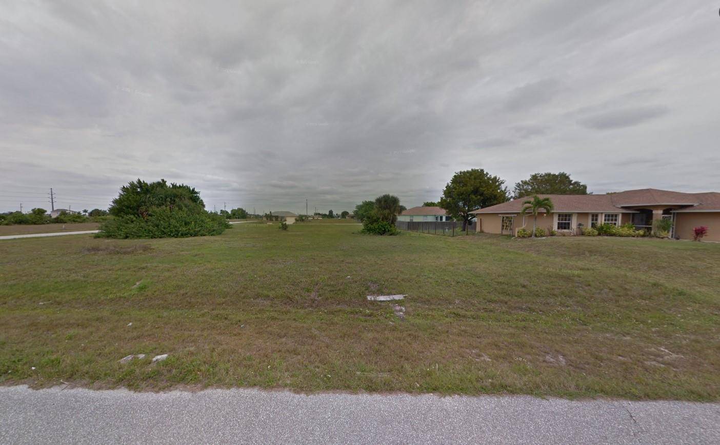 Prime 0. 24 acre vacant lot available in the desirable city of Cape Coral !