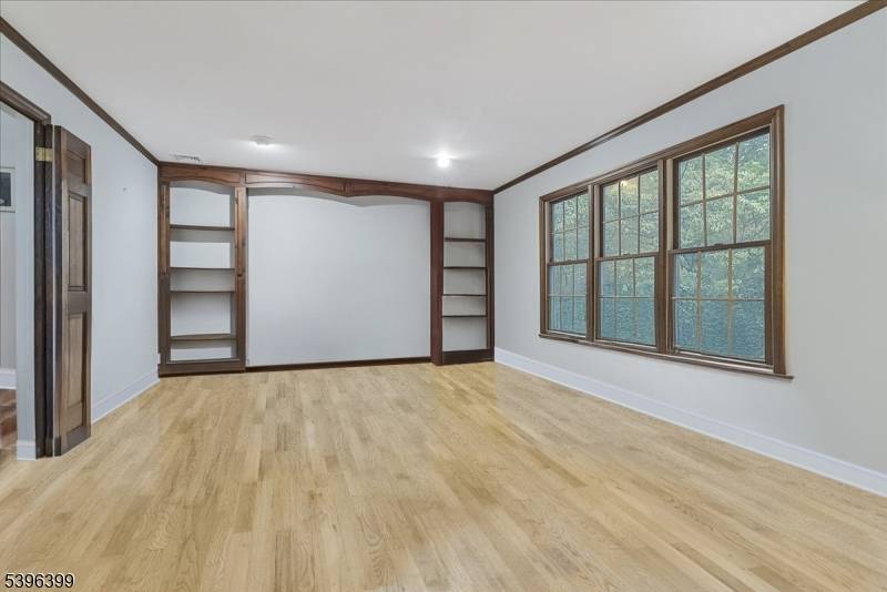 Private 6 Bedroom Colonial on 1.