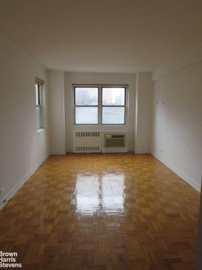 Spacious 1BR 1BA in a full service high rise condo building in the heart of the Upper East Side.