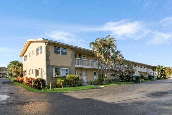 Rent or Own, this furnished 55 apartment home in Village Royal, Boynton Beach.