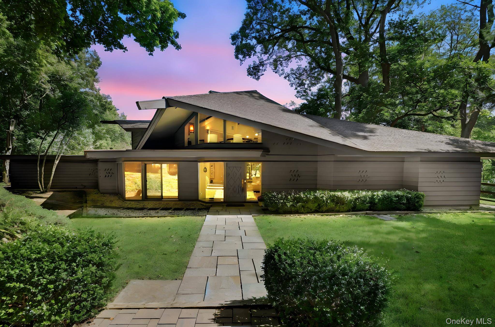 Celebrate the Architectural Brilliance of Roy Johnson s Bird House Sited gracefully above the waters of Gifford Pond, the Bird House by noted architect Roy Johnson is a breathtaking testament ...