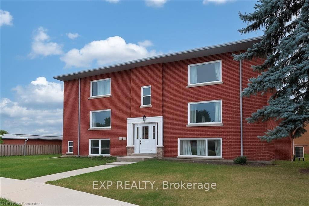 Available October 1st ! Discover this beautifully updated 2 bedroom apartment in Kitcheners desirable Rosemount neighborhood, perfectly combining comfort, style, and convenience.