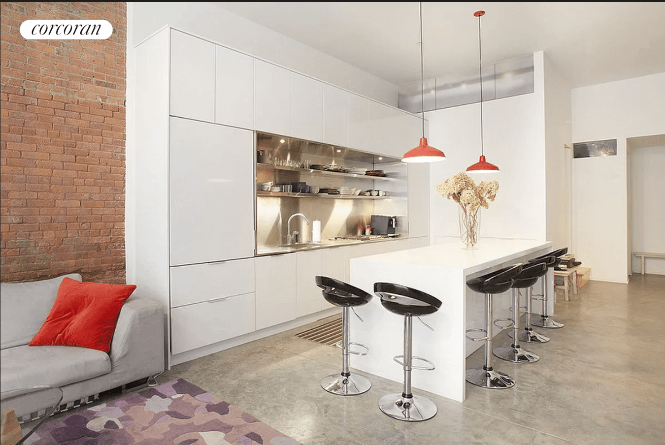 With nearly 1, 400 sq ft interior and an additional 285 sq ft of landscaped outdoor space, this sophisticated loft has been meticulously renovated with no detail forgotten.