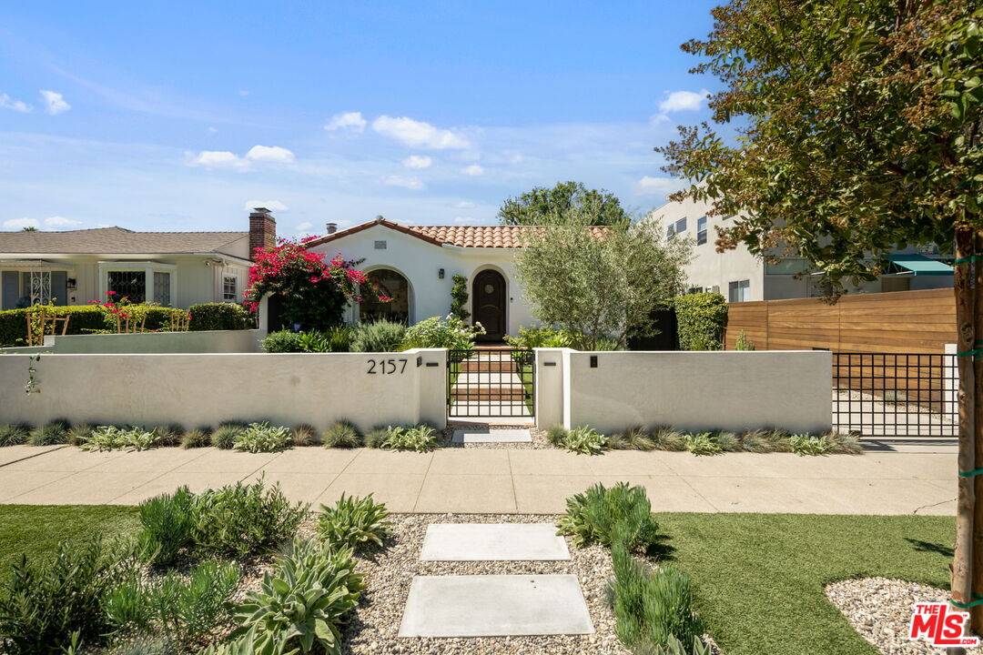 2157   Linnington Ave 4BR Beverlywood La