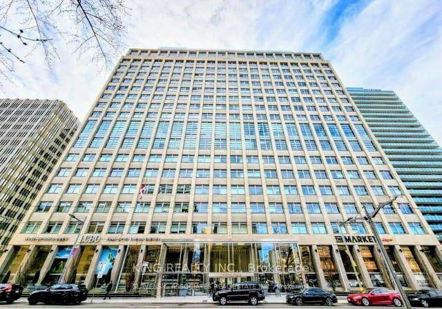 Welcome to the Imperial Plaza luxury living in the heart of Yonge and St.