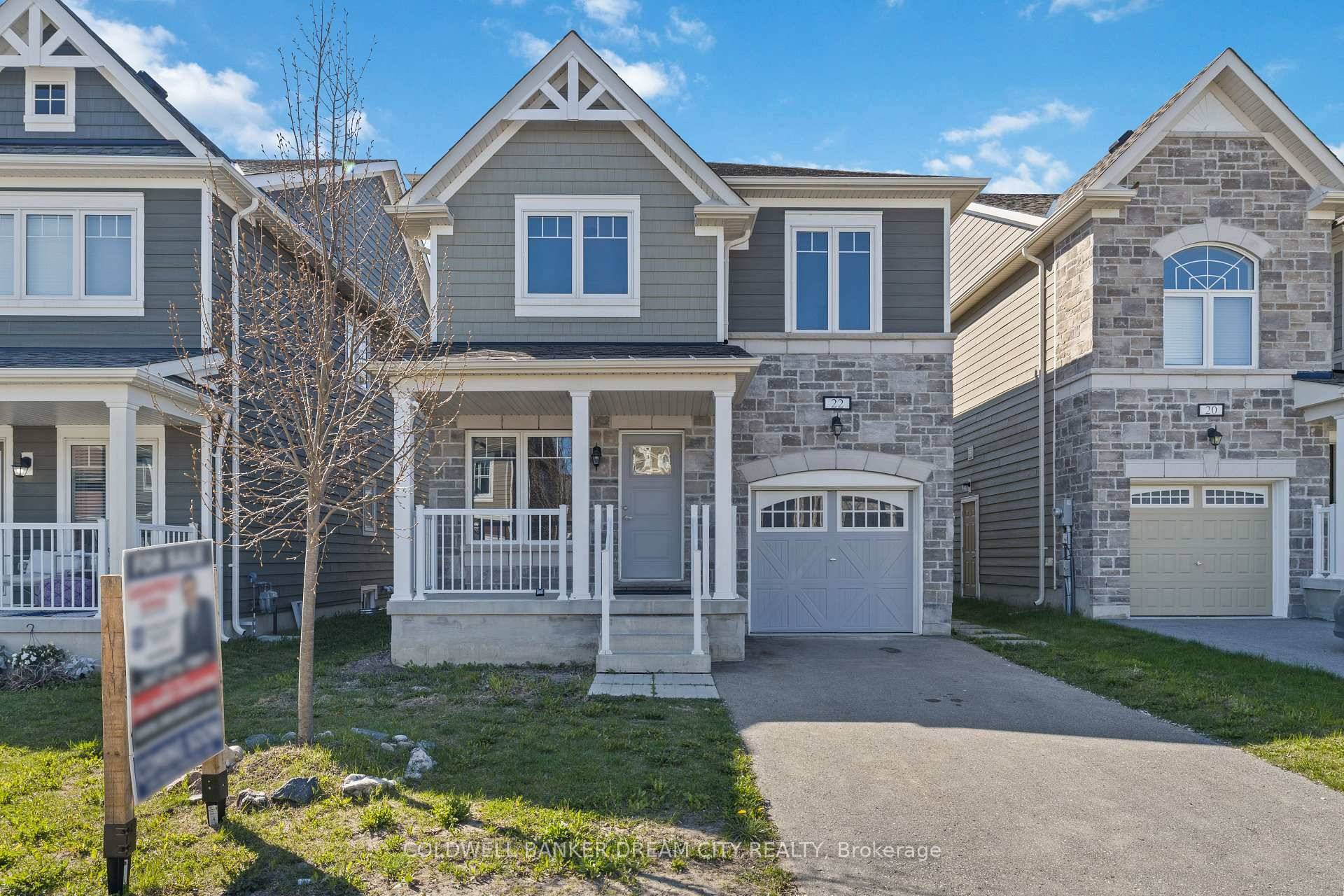 Beautiful Detached 4 Bedroom Home in a Quiet Wasaga Beach Subdivision !