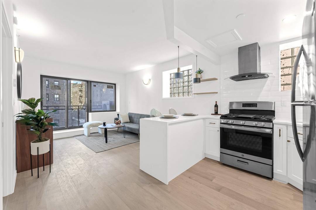 A bright, modern one bedroom residence located in the heart of Rego Park, surrounded by restaurants, supermarkets, shopping centers, and multiple subway lines offering unmatched convenience for everyday living.
