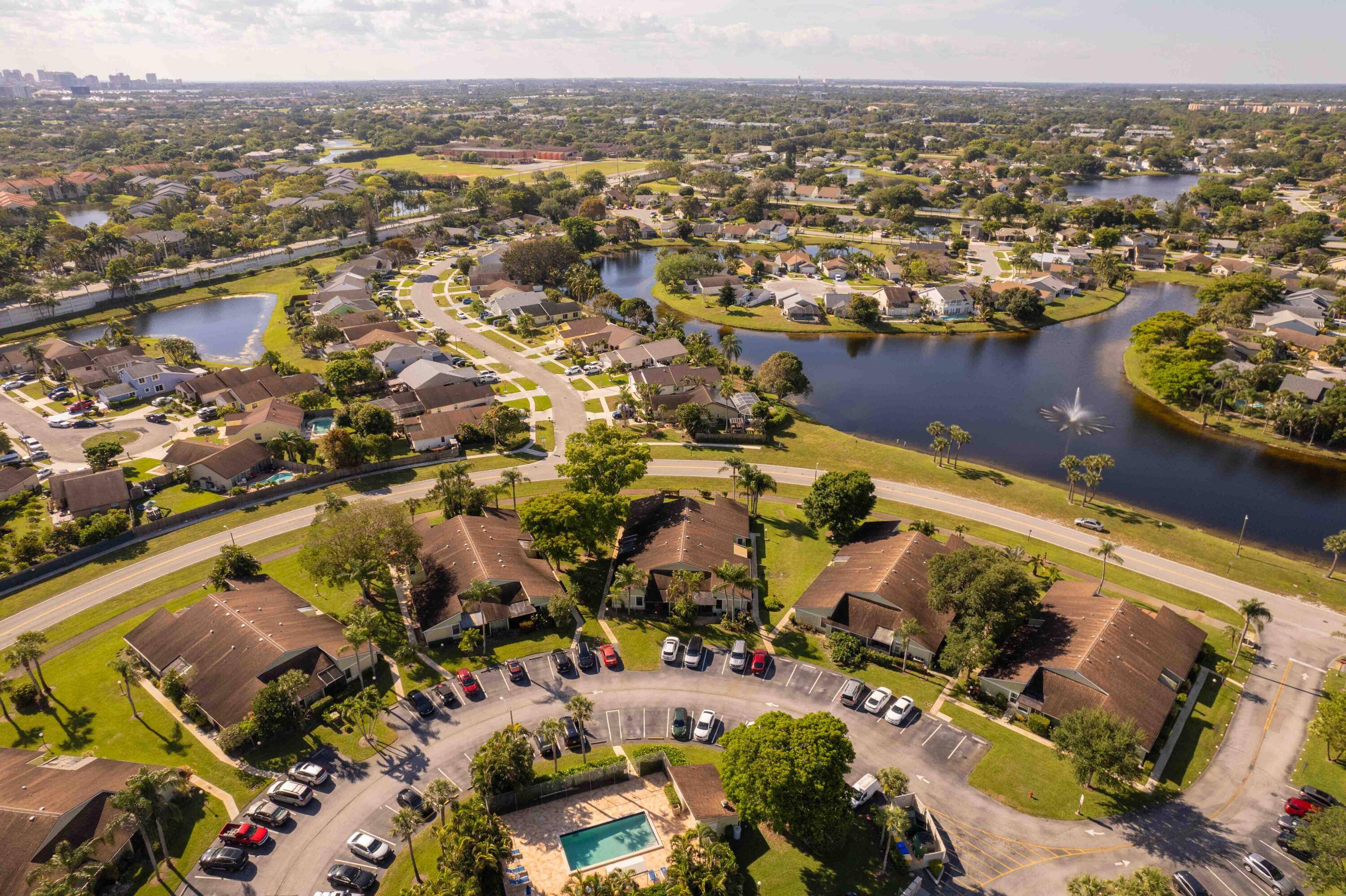 Welcome to Lakeside Green, West Palm Beach !