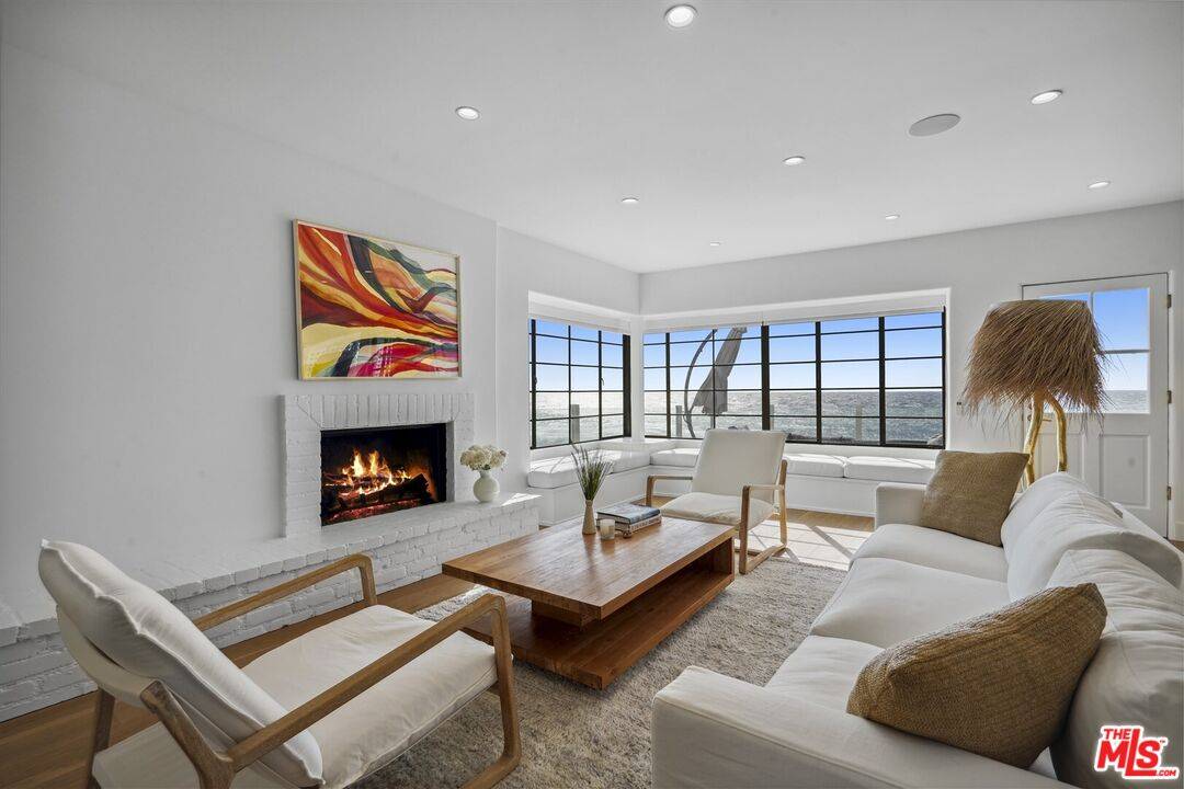 31500 Victoria Point Rd 4BR Malibu La