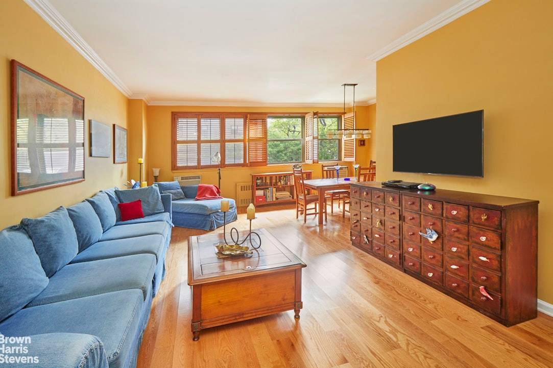 It's a House, Coop, House, Coop OK, This Large UWS 1 BR is Both !