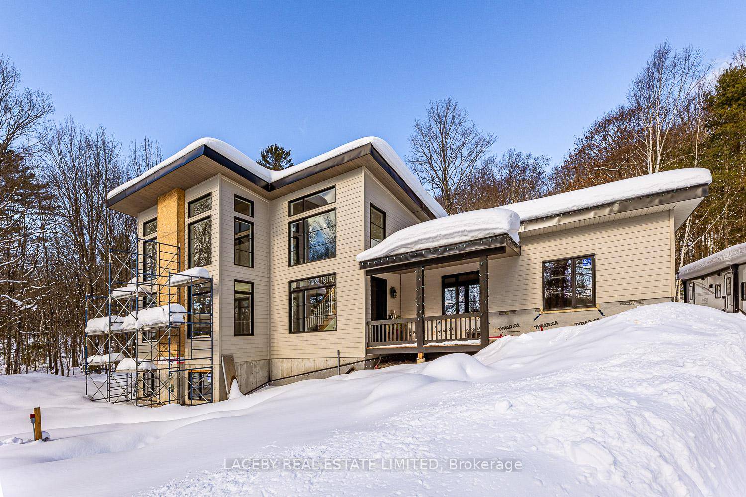 Find Serenity amp ; Surround Yourself With Nature In This Wooded 5.