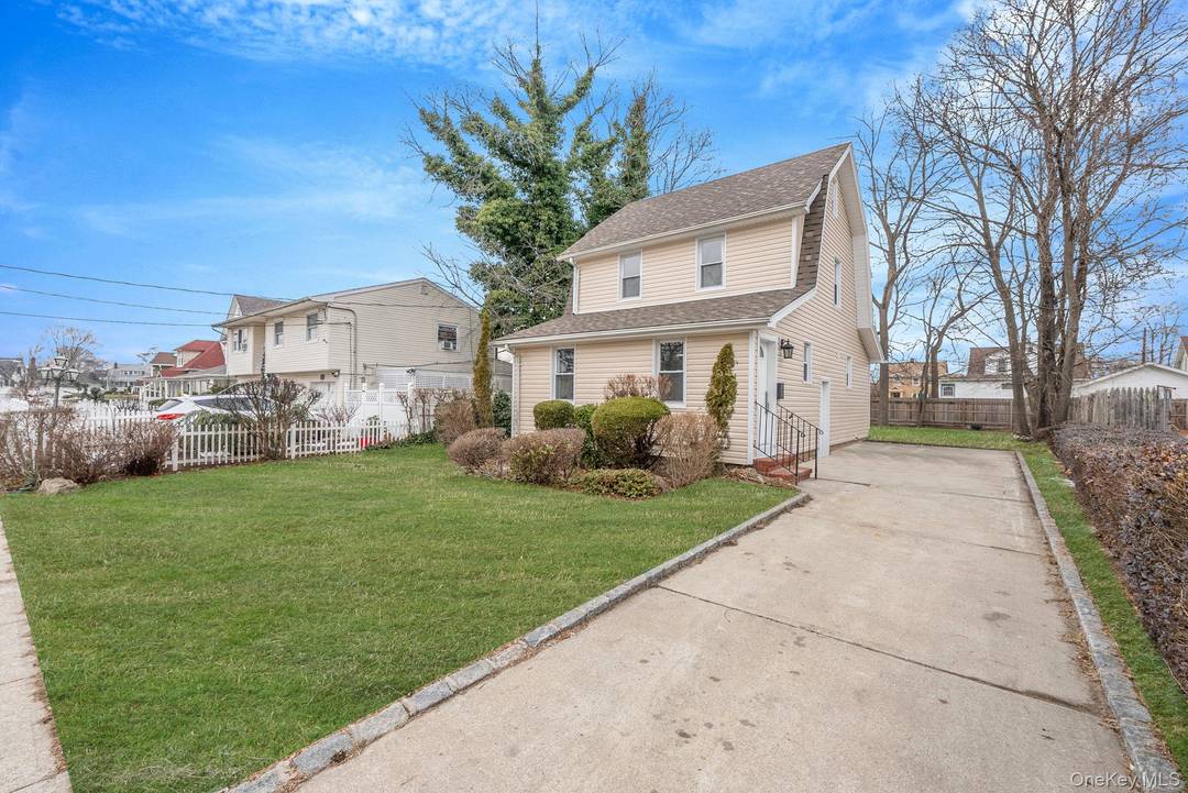 welcome to this beautiful home in the heart of Freeport with 3 bedrooms and 3 full bathrooms with an additional room in the attic and finished basement with its own ...
