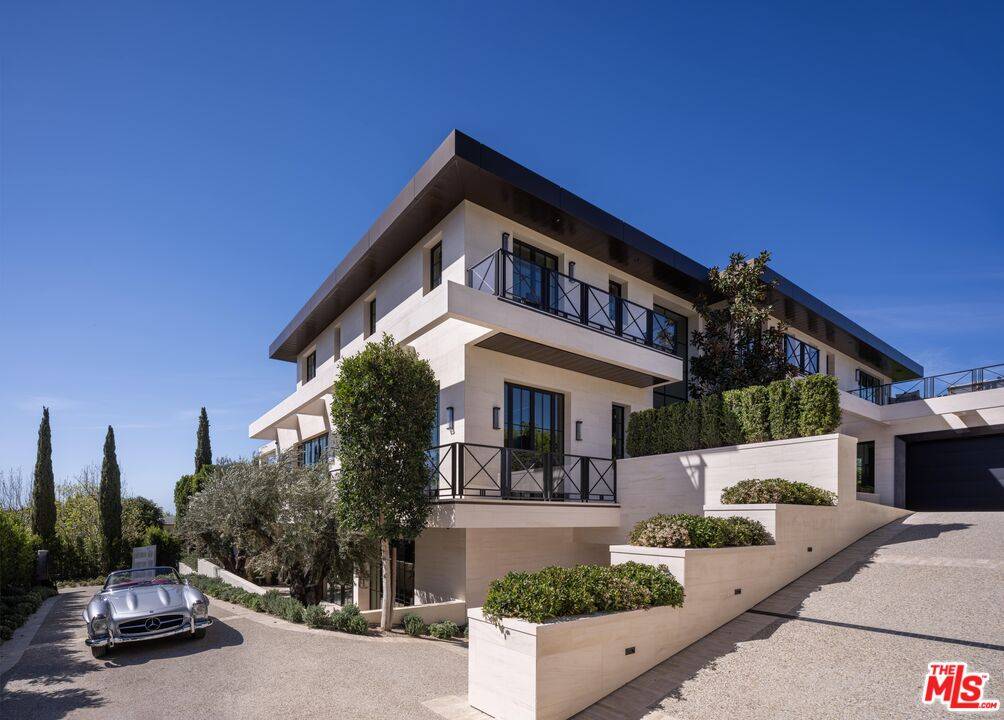 721  N Bonhill Rd 7BR Brentwood La